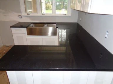 Encimera de cuarzo galaxia negra