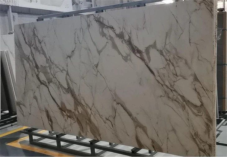 Losa de porcelana Calacatta Gold