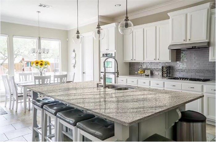 Cocina de granito blanco New River