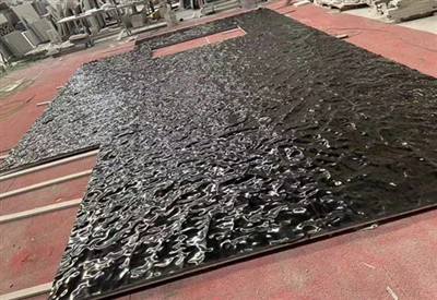 Basalto ondulado de agua negra