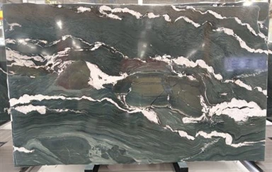 Mármol verde con vetas blancas