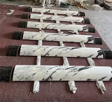 Columna de mármol hueca