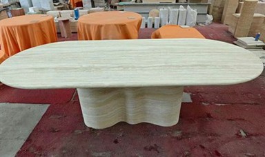 Mesa de comedor de travertino