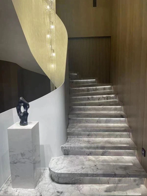 Escalera de mármol súper blanco